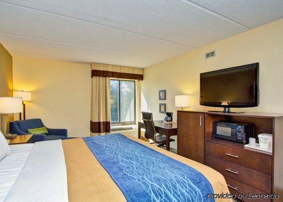 Comfort Inn & Suites Fuquay Varina Exterior photo