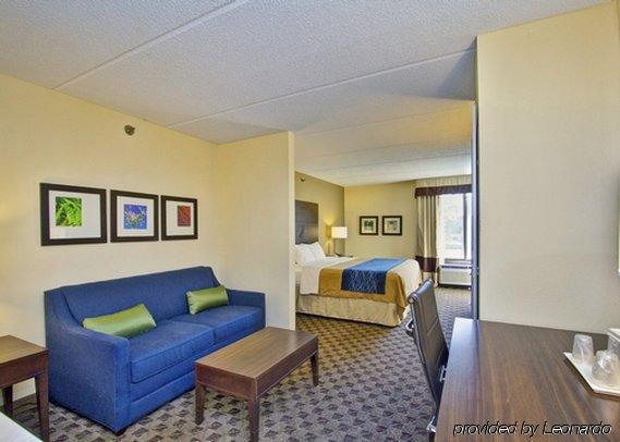 Comfort Inn & Suites Fuquay Varina Exterior photo